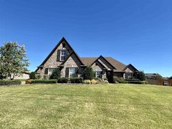 Pre-foreclosure in  BLACKANKLE DR Oakland, TN 38060