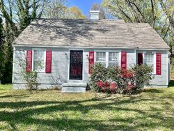 Pre-foreclosure in  STAGE RD Memphis, TN 38128