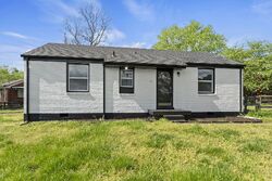 Pre-foreclosure in  DESOTO DR Nashville, TN 37210