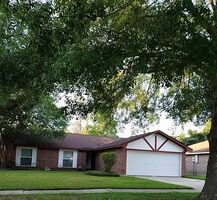 Pre-foreclosure in  LENWOOD DR Slidell, LA 70458