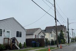 Pre-foreclosure in  CALHOUN AVE Providence, RI 02907