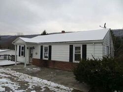 Pre-foreclosure in  SUMMIT ST Everett, PA 15537