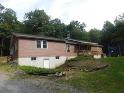 Pre-foreclosure in  PRIVATE RIDGE DR Mifflintown, PA 17059