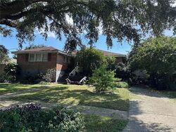 Pre-foreclosure in  MENDEZ ST New Orleans, LA 70122