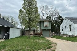Pre-foreclosure in  S 48TH AVE Omaha, NE 68117
