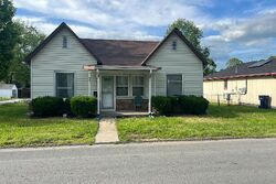  W 13th St, Webb City MO