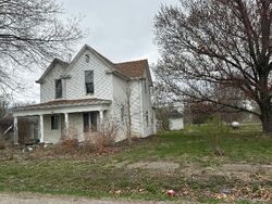 Pre-foreclosure in  S LAKE ST Rosendale, MO 64483