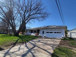  Maple Dr, Aurora MN