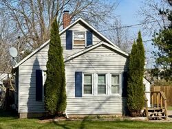 Pre-foreclosure in  S LEMEN ST Fenton, MI 48430