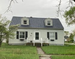 Pre-foreclosure in  WOODVILLE AVE Monroe, MI 48161