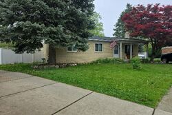 Pre-foreclosure in  MORITZ CT Roseville, MI 48066