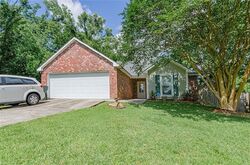 Pre-foreclosure in  E BAYOU DR Prairieville, LA 70769