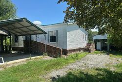 Pre-foreclosure in  PRAIRIE RONDE HWY Opelousas, LA 70570