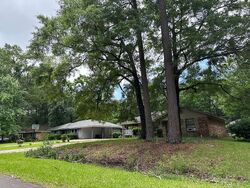 Pre-foreclosure in  GRAWOOD DR Keithville, LA 71047