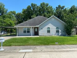 Pre-foreclosure in  ALLIE LN Luling, LA 70070