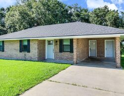 Pre-foreclosure in  GARNET DR Opelousas, LA 70570