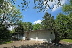 Pre-foreclosure in  SENECA LN Maple Park, IL 60151