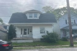 Pre-foreclosure in  GLENN AVE Latonia, KY 41015