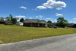  Lincoln Dr, Glennville GA