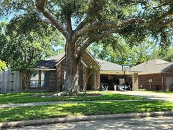 Pre-foreclosure in  CASTLE DR League City, TX 77573