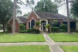 Pre-foreclosure in  BLUEBERRY LN Friendswood, TX 77546