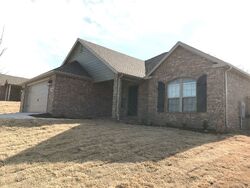 Pre-foreclosure in  PRICE AVE Lowell, AR 72745