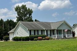 Pre-foreclosure in  PINEWOOD DR Centre, AL 35960