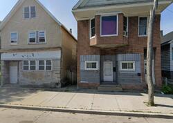 Pre-foreclosure in  W GREENFIELD AVE Milwaukee, WI 53204