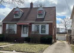 Pre-foreclosure in  GLENDALE AVE Cleveland, OH 44128