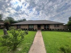 Oak Meadow Ln, Desoto TX