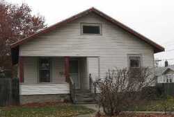 Pre-foreclosure in  S 4TH AVE W Newton, IA 50208