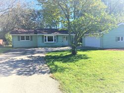 Lindenwood Dr, Aurora IL