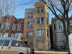 Pre-foreclosure in  W FILLMORE ST Chicago, IL 60624