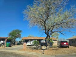 Pre-foreclosure in  W CALLE CASTILE Tucson, AZ 85757