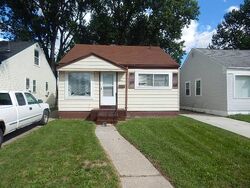  Melville Ave, Hazel Park MI