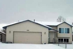 Pre-foreclosure in  LINCOLN CIR Braham, MN 55006