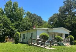 Pre-foreclosure in  ELM AVE Birmingham, AL 35214