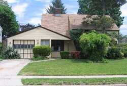 Pre-foreclosure in  HARDY LN Westbury, NY 11590