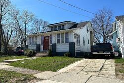 Pre-foreclosure in  LEXINGTON AVE Pennsauken, NJ 08110