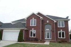 Pre-foreclosure in  NEWBRIDGE DR Macomb, MI 48044