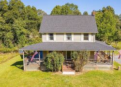 Pre-foreclosure in  Tub Run Hollow Rd Hedgesville, WV 25427