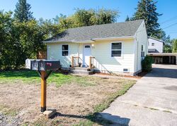 Pre-foreclosure in  Norris Rd Vancouver, WA 98661