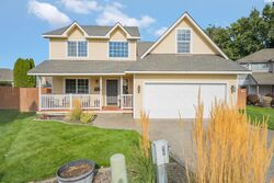 Pre-foreclosure in  S Buntin St Kennewick, WA 99337