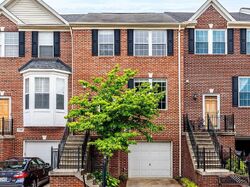 Pre-foreclosure in  Forest Edge Sq Ashburn, VA 20148