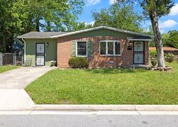 Pre-foreclosure in  Jenness Ln Newport News, VA 23602