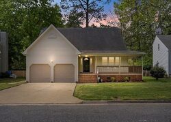Pre-foreclosure in  Broad Bend Cir Chesapeake, VA 23320