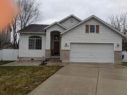 Pre-foreclosure in  Aberdeen Cir Farmington, UT 84025