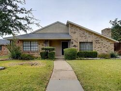 Pre-foreclosure in  Fremont Ln Plano, TX 75093