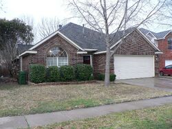 Pre-foreclosure in  Freshwood Ct Arlington, TX 76017