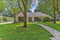 Pre-foreclosure in  Long Glen Dr Kingwood, TX 77339